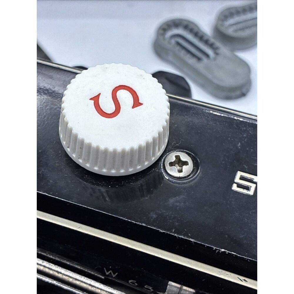 Singer Buttonholer No 160506 Complete with Manual 8 Templates Black Plastic Case - Picture 12 of 15